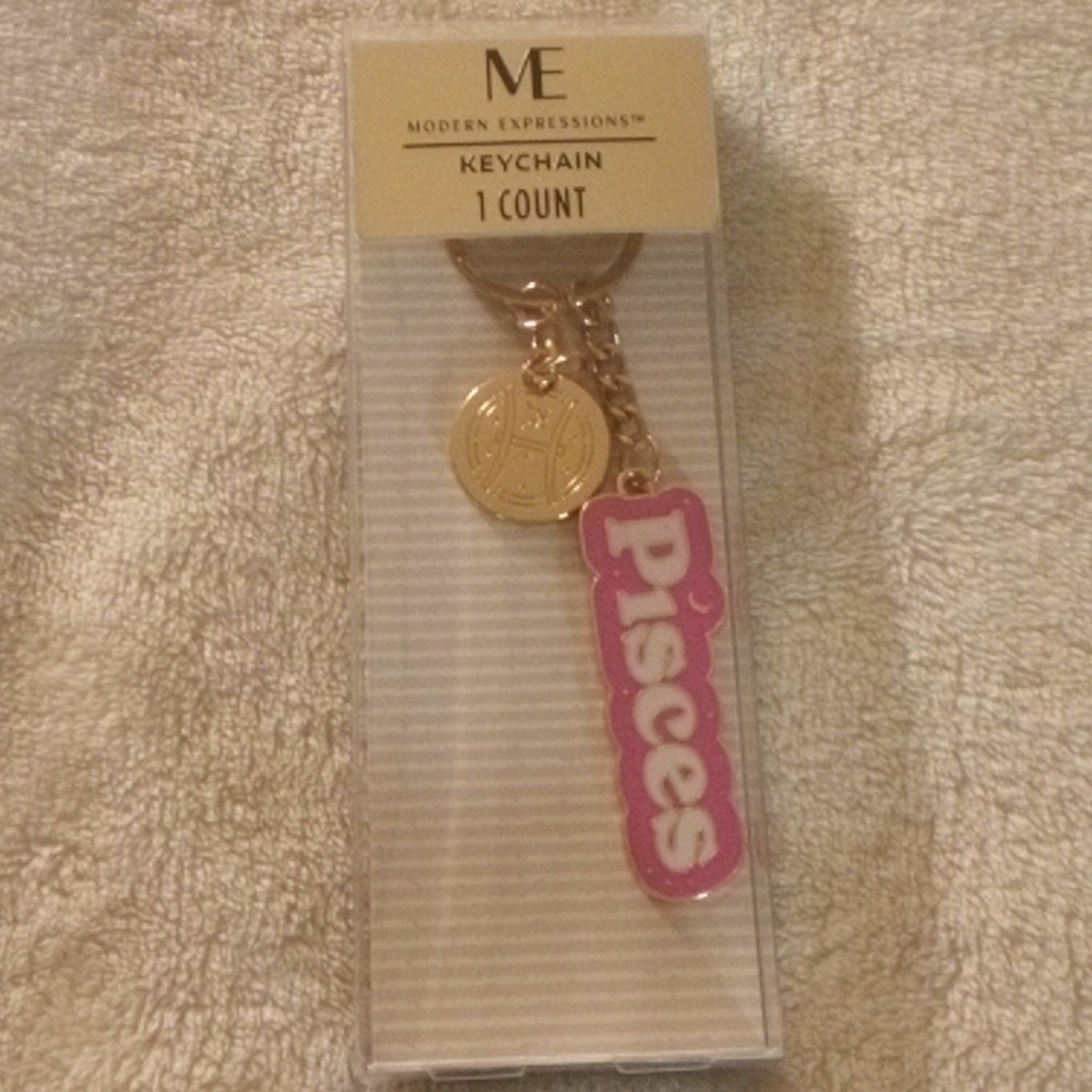 BRAND NEW UN BOX PINK PISCES KEY CHAIN